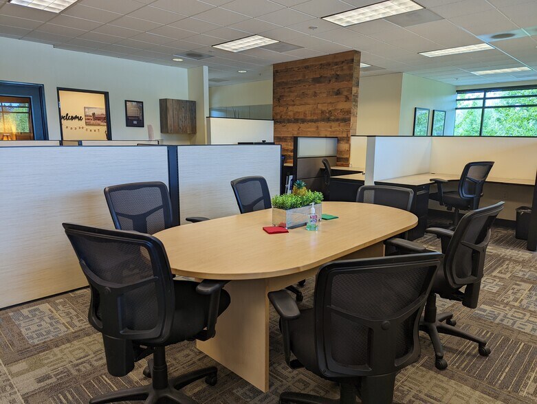 More Photos Of 2105 NE 129th St, Vancouver Office For Lease