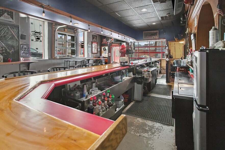 More Photos Of 314 State St, Alton Restaurant For Sale