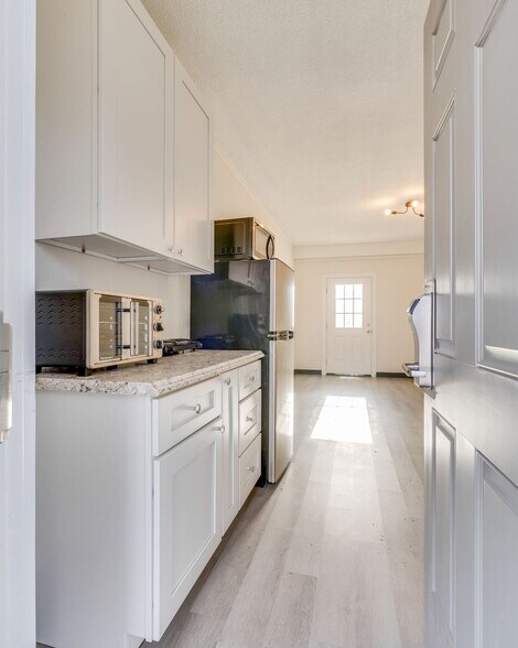 More Photos Of 15589 Lee Hwy, Bristol Apartments For Sale