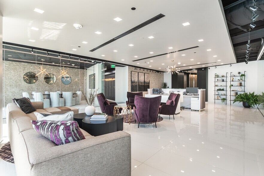 More Photos Of 2325 E Camelback Rd, Phoenix Coworking Space