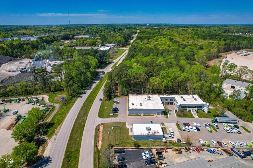 More Photos Of 5706 Chapel Hill Rd, Raleigh Office Residential For Lease
