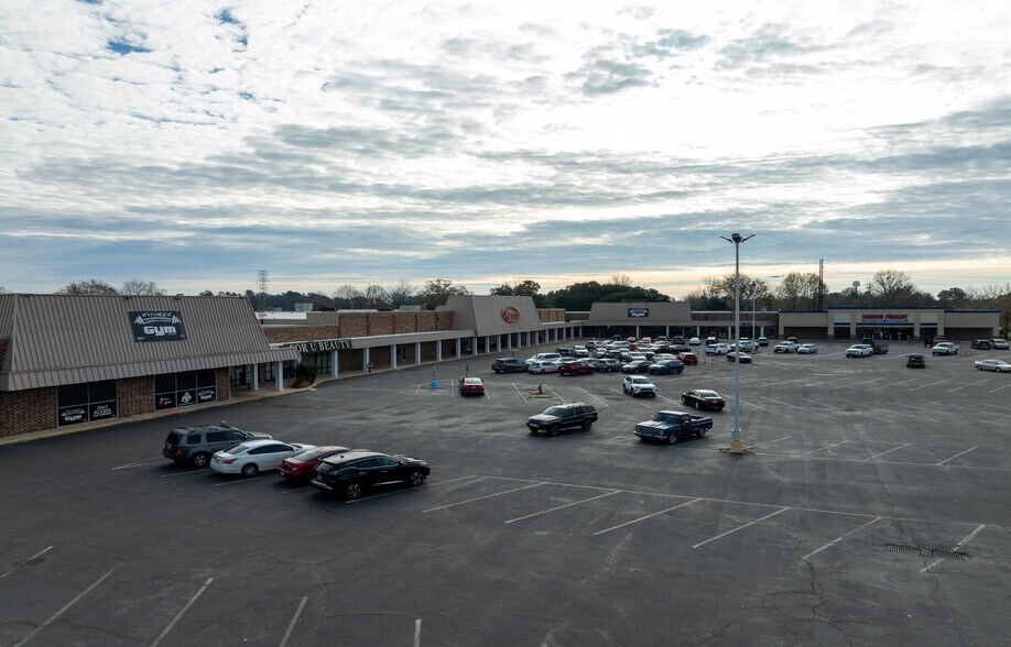 Primary Photo Of 801-825 S 5th St, Hartsville General Retail For Sale