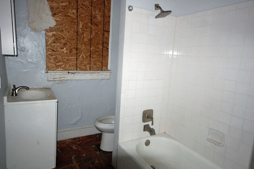 More Photos Of 1941 16th St SE, Washington Apartments For Sale