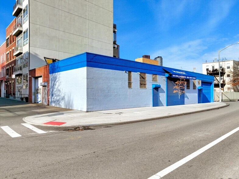 More Photos Of 163 Dupont St, Brooklyn Industrial For Sale