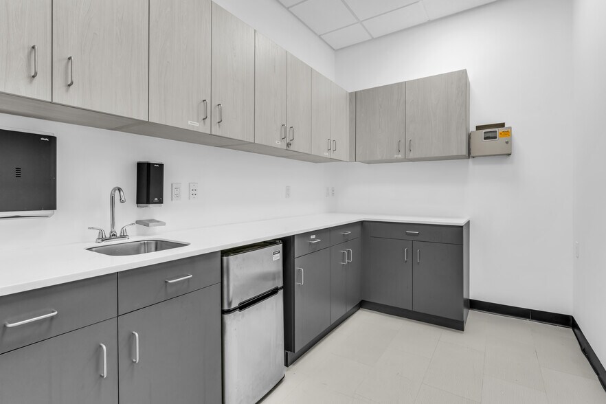 More Photos Of 3435 US Highway 9, Freehold Medical For Lease