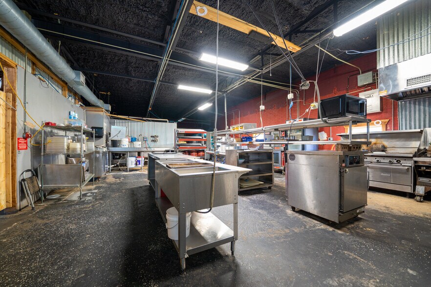 More Photos Of 367 State Highway 155 N, Gilmer Bar For Sale