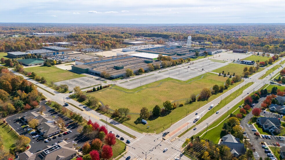 More Photos Of 5455-5555 Darrow Rd, Hudson Distribution For Lease