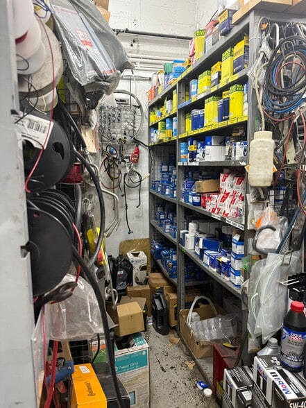 More Photos Of 45-35 39th St, Long Island City Warehouse For Lease