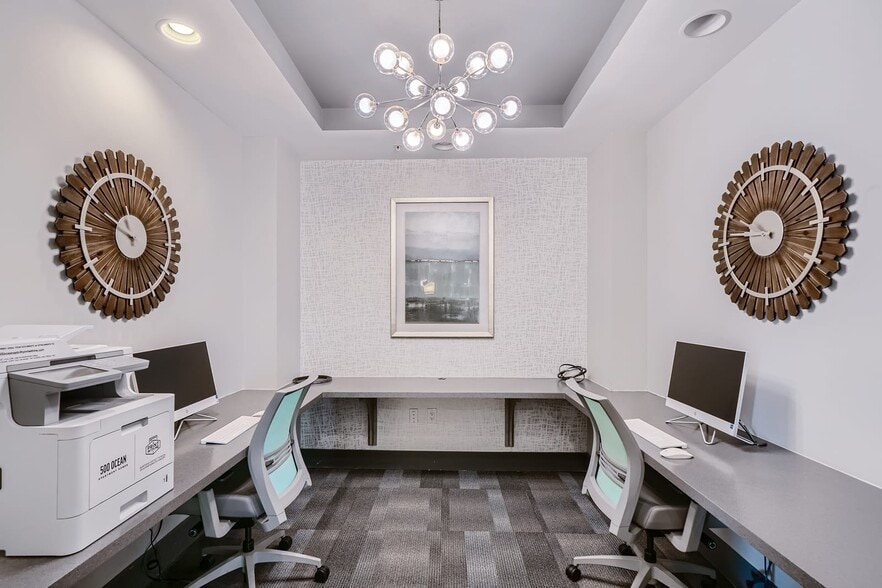 More Photos Of 101 S Federal Hwy, Boynton Beach Apartments For Lease