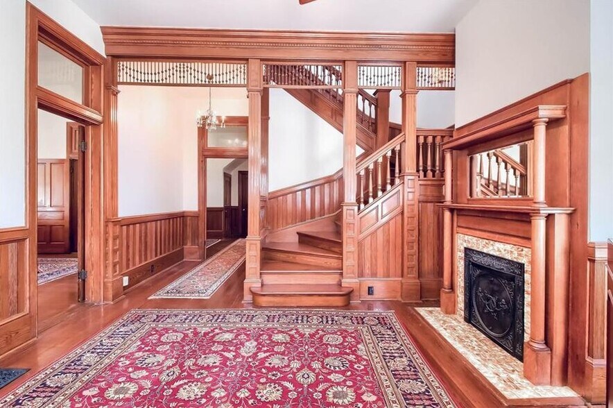 More Photos Of 1602 E Cesar Chavez St, Austin Office Residential For Lease