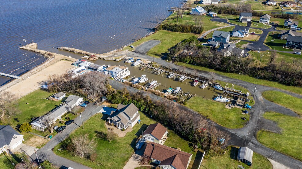 More Photos Of 6338 Riverview Dr, King George Marina For Sale