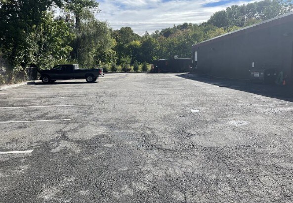 More Photos Of 369 Lexington Ave, Mount Kisco Showroom For Lease