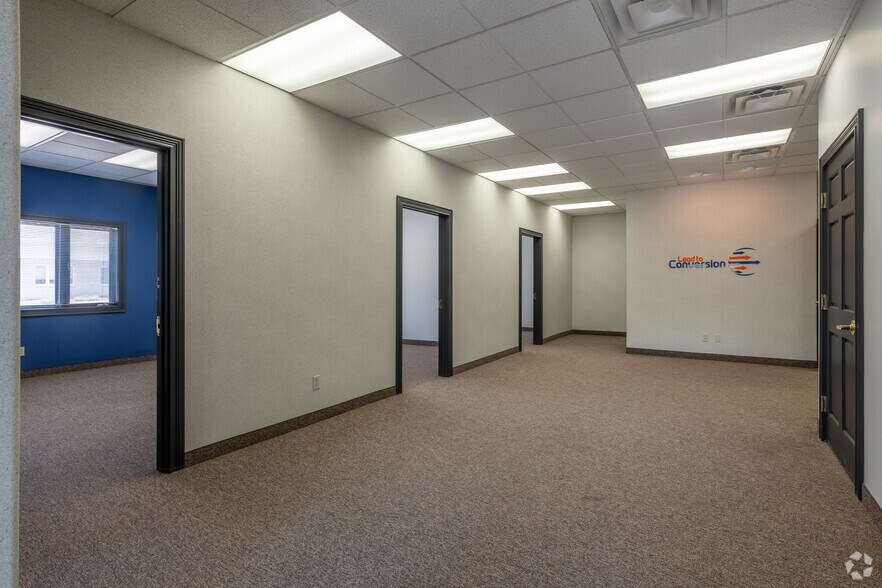 More Photos Of 85 Executive Pky, Hudson Unknown For Lease