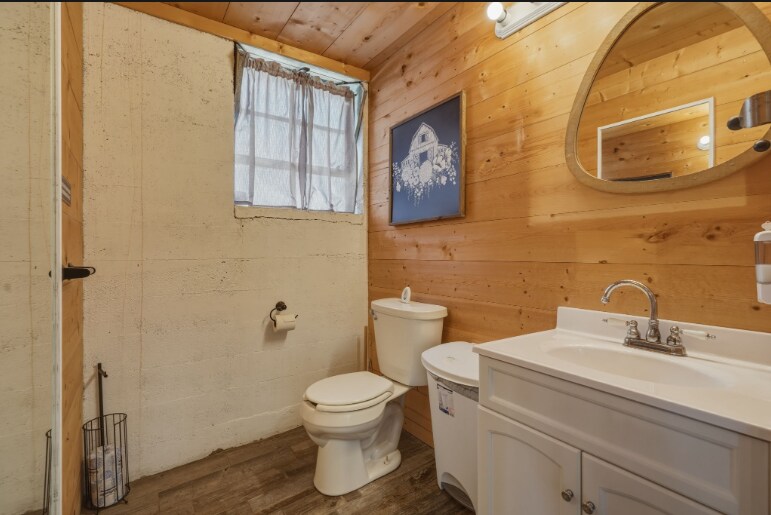 More Photos Of 1713 165th St, Manchester Specialty For Sale