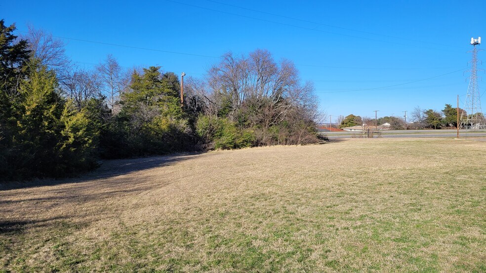 More Photos Of 2945 Sunnyvale St, Dallas Religious Facility For Sale