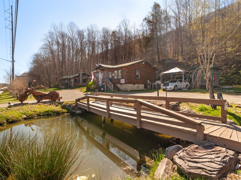 More Photos Of 1369 Soco Rd, Maggie Valley General Retail For Sale