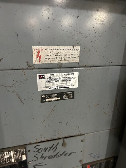 More Photos Of 1103 E Maguire Rd, Noble Light Manufacturing For Sale