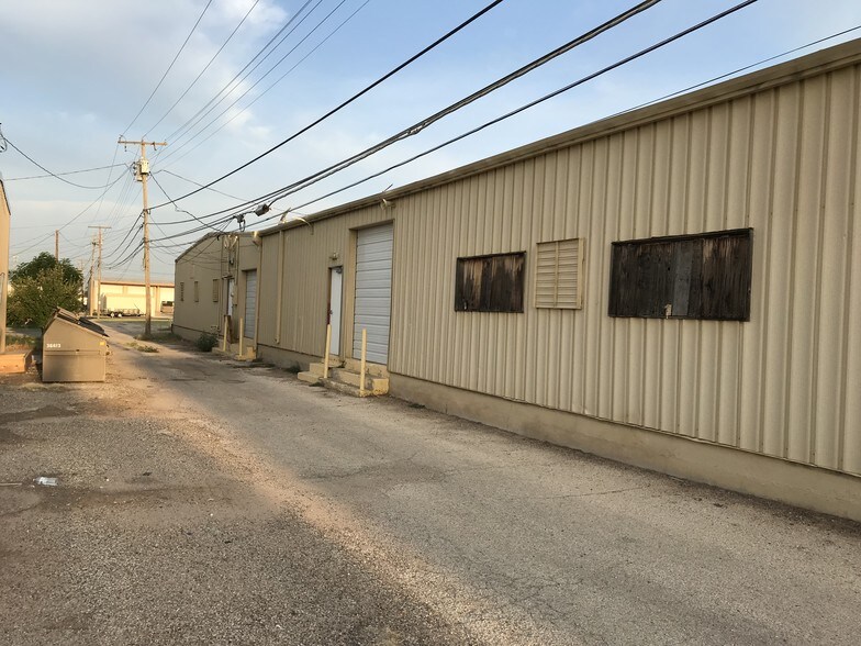 More Photos Of 1720 E 7th St, Odessa Industrial For Lease