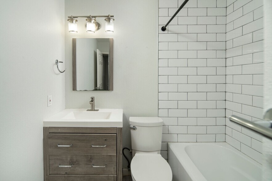 More Photos Of 3141 N 37th St, Phoenix Apartments For Sale