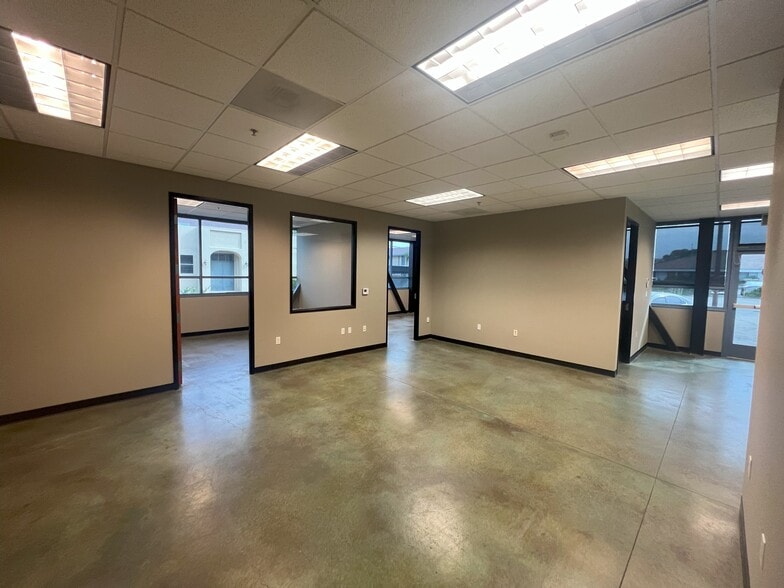 More Photos Of 350 W 5th Ave, Escondido Office For Sale