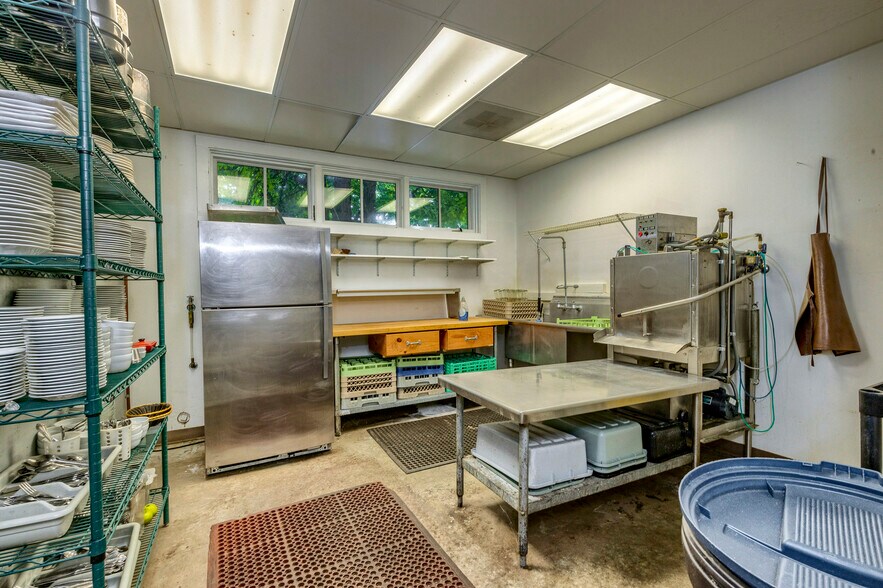 More Photos Of 240 E California St, Jacksonville Hotel For Sale