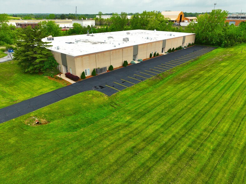 Primary Photo Of 29601-29607 Hall St, Solon Warehouse For Lease