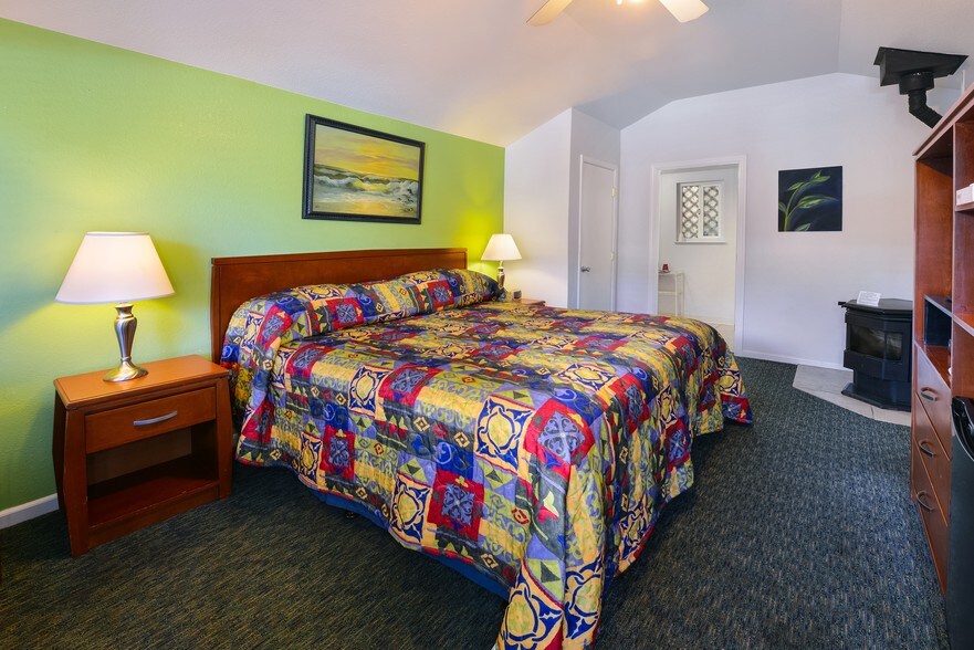 More Photos Of 16390 4th St, Guerneville Hotel For Sale