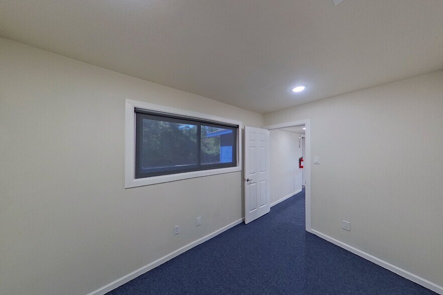 More Photos Of 26519 Oak Ridge Dr, Spring Storefront Retail Office For Sale