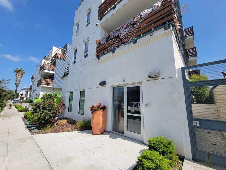 More Photos Of 1836-1852 Locust Ave, Long Beach Apartments For Lease