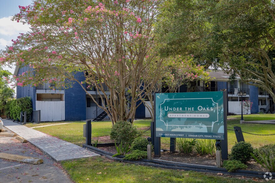 More Photos Of 1101 E Main St, League City Apartments For Sale