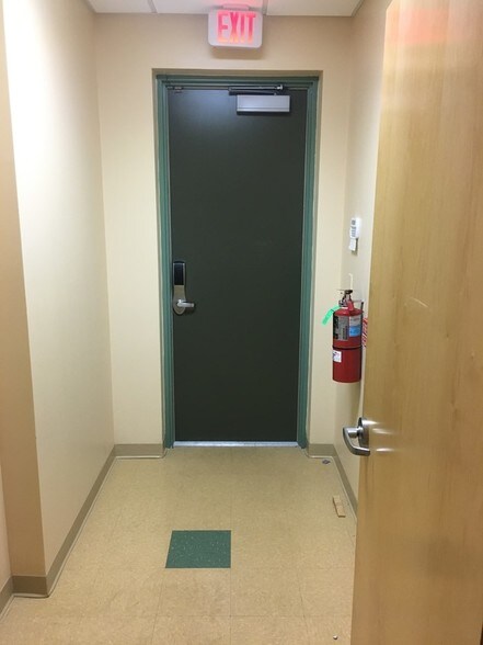 More Photos Of 3 Professional Dr, Alton Office For Lease