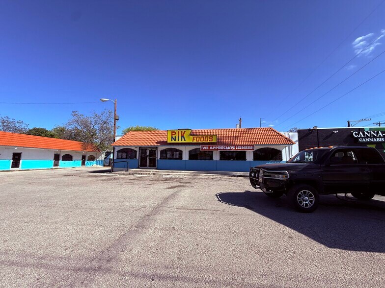 More Photos Of 1246 S General McMullen Dr, San Antonio Storefront Retail Office For Lease