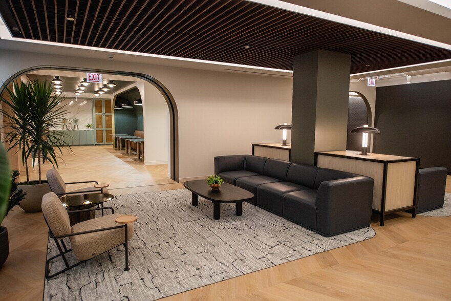 More Photos Of 1 E Wacker Dr, Chicago Office For Lease