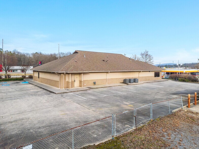 More Photos Of 1494 Stuart Rd NE, Cleveland Medical For Lease