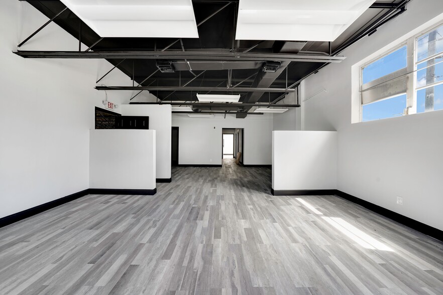 More Photos Of 2099 S Park Rd, Hallandale Manufacturing For Sale