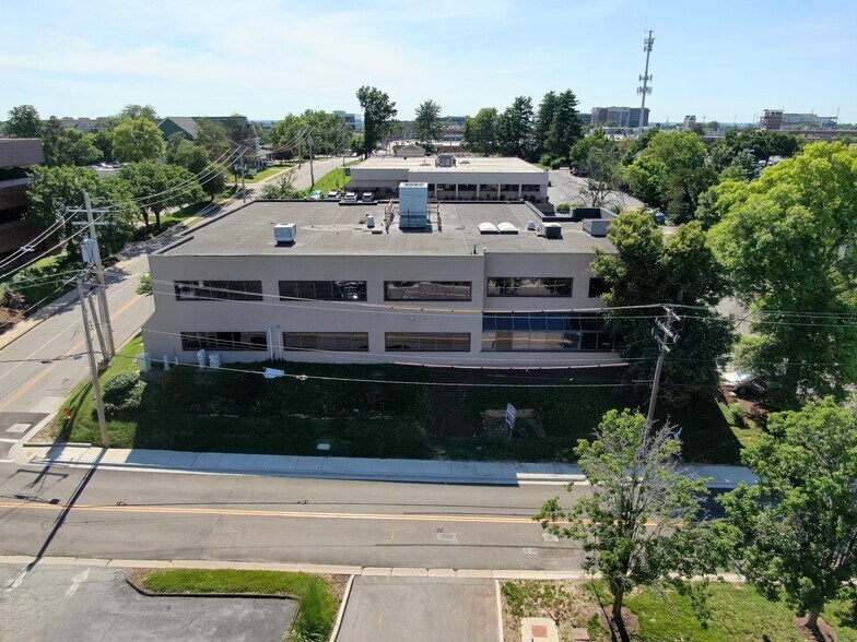 More Photos Of 711 Old Ballas Rd, Creve Coeur Medical For Sale