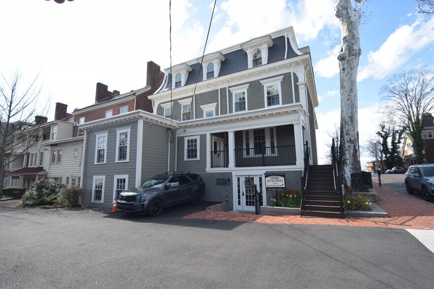 More Photos Of 68 E Court St, Doylestown Office For Lease