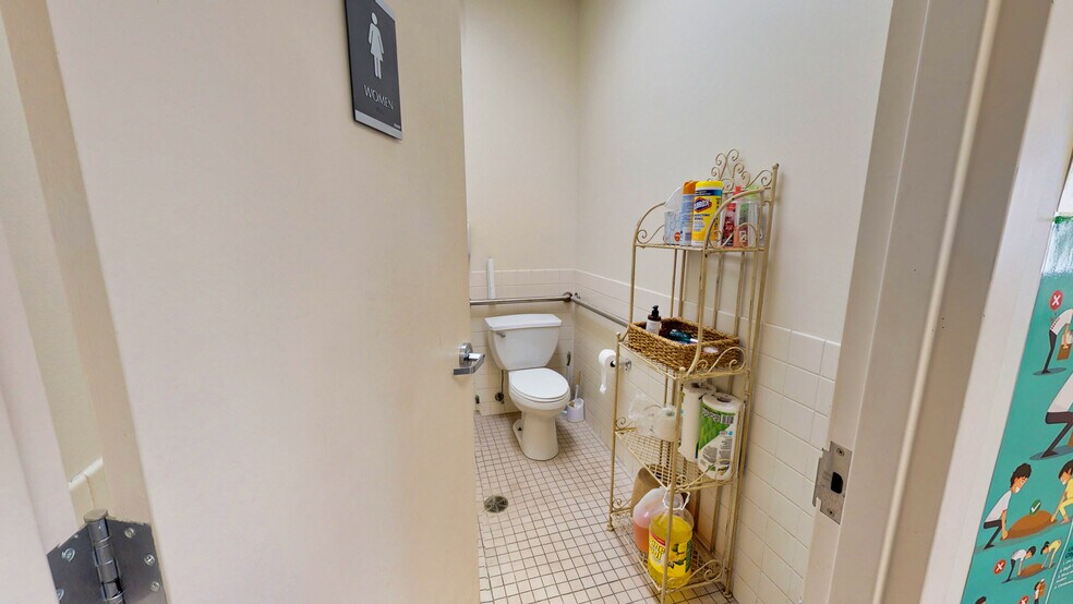 More Photos Of 150 Kendall Point Dr, Oswego Manufacturing For Lease