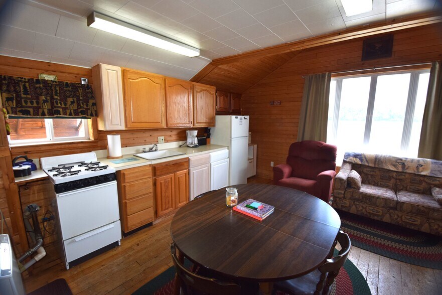 More Photos Of 109 Sinclair Rd, Sinclair Sports And Entertainment For Sale