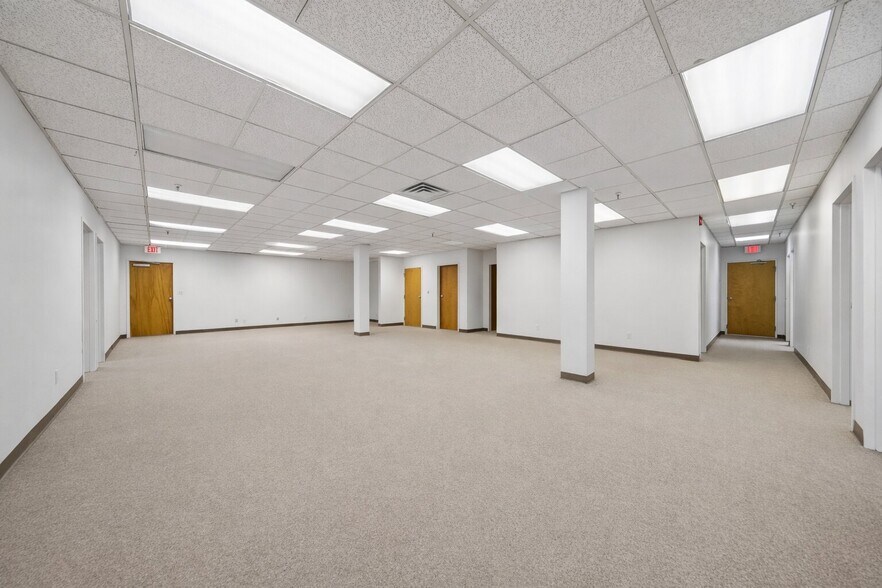 More Photos Of 545-553 Cedar Ln, Teaneck Office For Sale