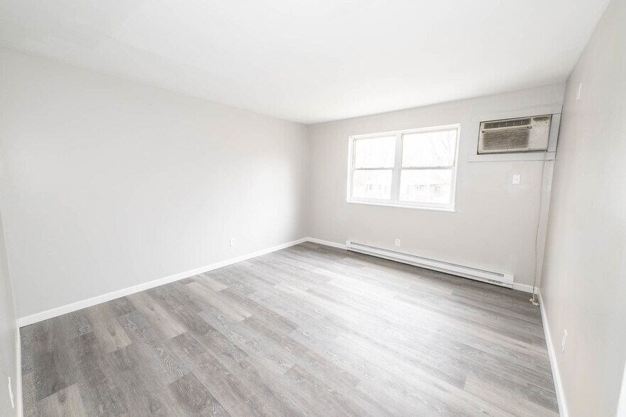 More Photos Of 1626 Linnbrook Dr, Dayton Apartments For Sale