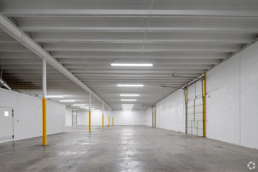 More Photos Of 3910 Warehouse Row, Austin Warehouse For Sale