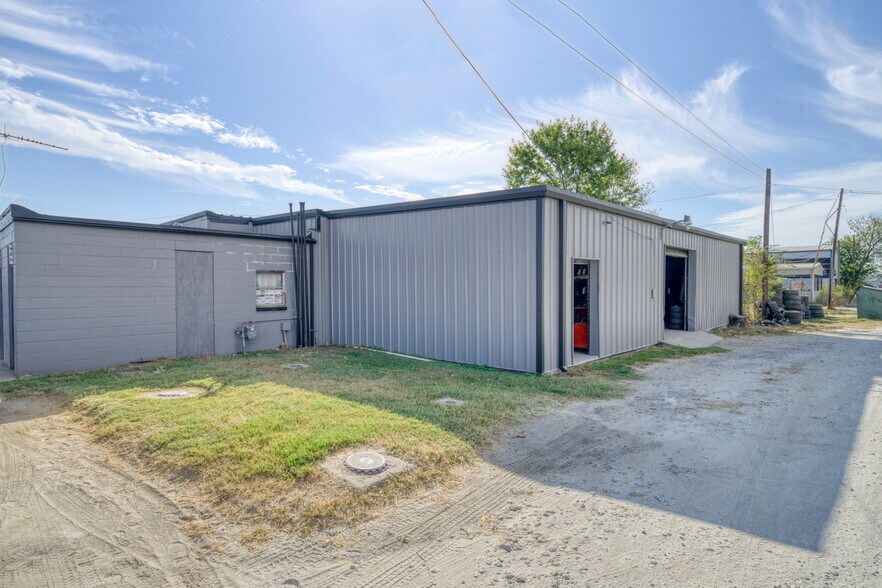 More Photos Of 102 Highway 39 S, Normangee Specialty For Sale