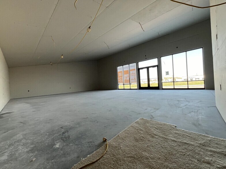More Photos Of 1425 S Burr St, Mitchell General Retail For Lease