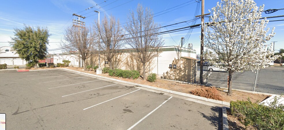 More Photos Of 7206-7216 Lindale Dr, Sacramento Storefront For Sale