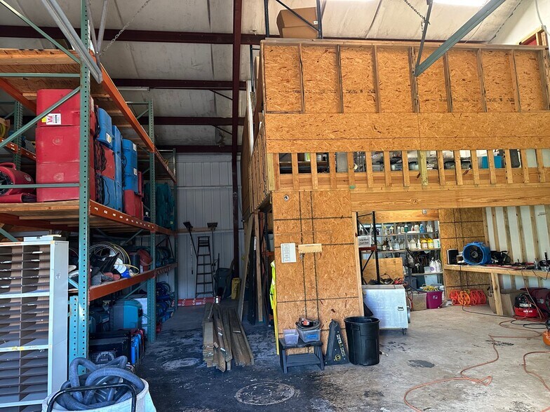 More Photos Of 1615 Capital Cir NE, Tallahassee Industrial For Lease