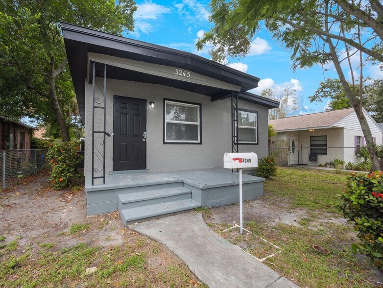 More Photos Of 1357 Overlea St, Clearwater Specialty For Sale