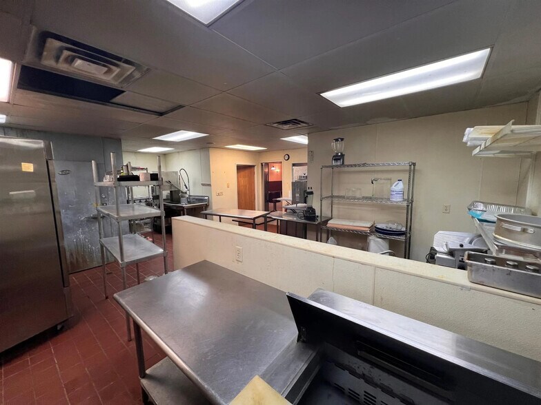 More Photos Of 2121 Eddy Ln, Eau Claire Restaurant For Sale