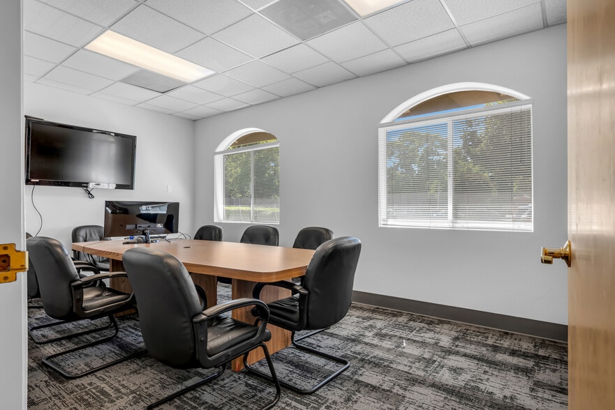 More Photos Of 8109 Laguna Blvd, Elk Grove Medical For Sale