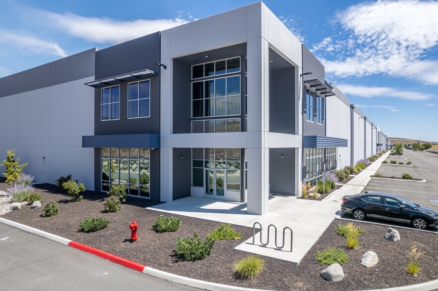 More Photos Of 385 Cabela Dr, Verdi Distribution For Lease